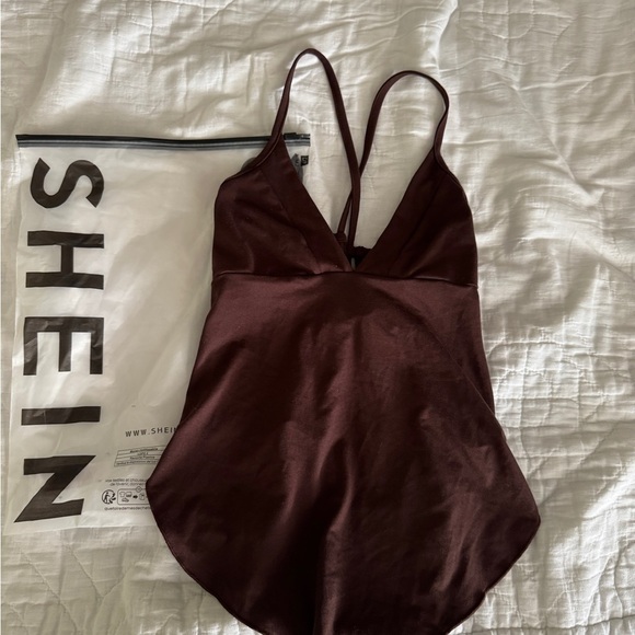 SHEIN Foxxy Ladies' Summer Solid Color Asymmetric Hem Backless Strap Tank Top - Picture 1 of 12